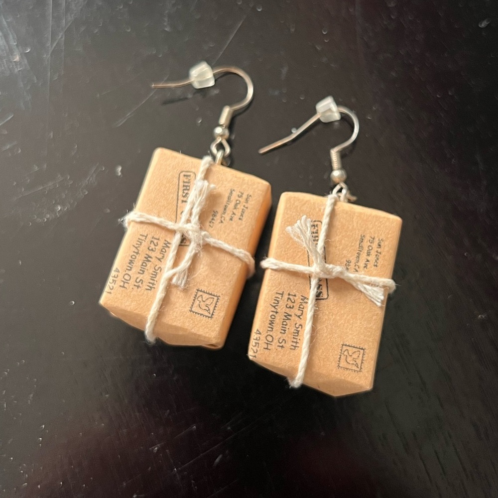 Fun/Unique Box Earrings - Picture 2 of 3